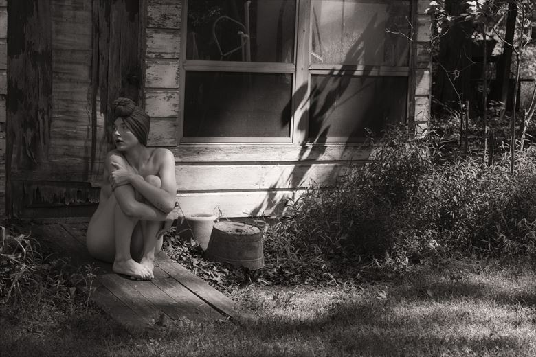 in-front-of-the-shed-artistic-nude-photo-by-photographer-visionsmerge-FullSizeu1.jpg